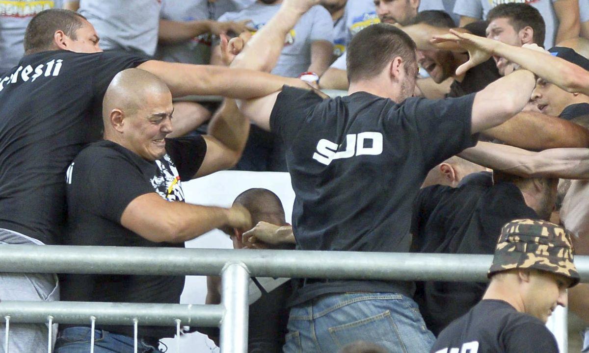 Scandalul de la Budapesta din 2015, când dinamoviștii și steliștii și-au împărțit pumni pe stadion