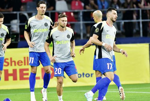 FCSB a primit și o veste bună: David Miculescu (stânga) a revenit la antrenamente/ Foto: GSP
