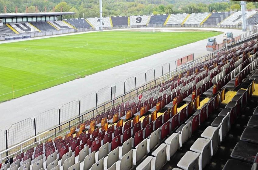 Stadionul din Petroșani / FOTO: Facebook @Tiberiu Iacob-Ridzi