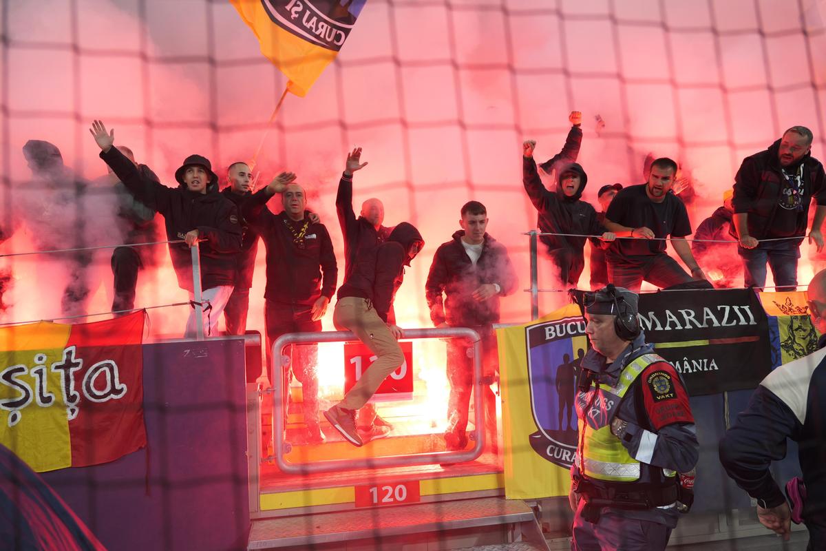 Intervine UEFA?! » Suedezii n-au mai văzut așa ceva: „Mergem la poliție după ce au făcut românii”