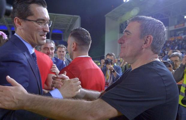 FRF a primit de la UEFA circulara care îi va enerva la culme pe Gică Hagi și Dan Petrescu