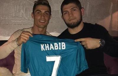 Cristiano Ronaldo, după ce Khabib Nurmagomedov și-a anunțat retragerea: „Tatăl tău este mândru de tine”