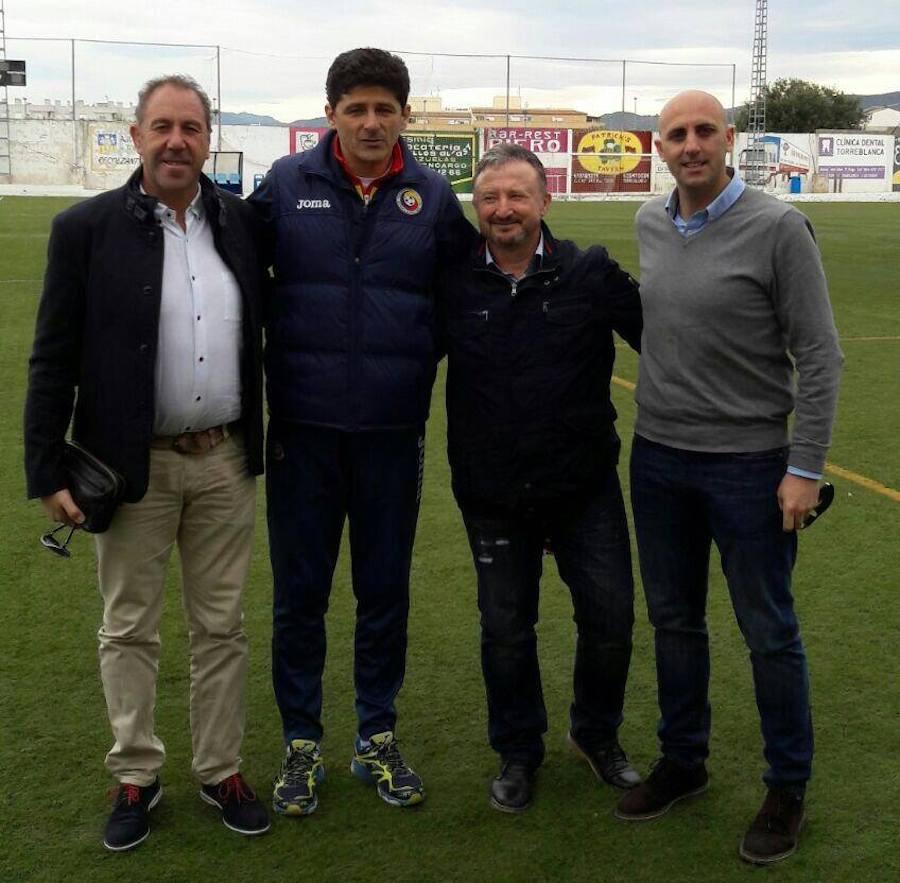 Tomas Rodriguez Diaz, actualul director adjunct al Academiei Dinamo, alături de Belodedici, Șocarici și Collado, la un trial organizat de FRF în Spania, în 2017 EXCLUSIV Fața nevăzută a spaniolilor care controlează Dinamo: academii fantomă, partener român căutat pentru datorii și o pretinsă prietenie cu Borcea