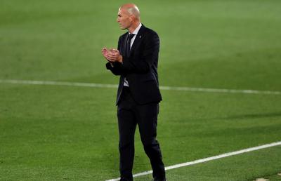 Zinedine Zidane și-a salvat postul cu Barcelona » Francezul, mult peste Jose Mourinho în El Clasico!
