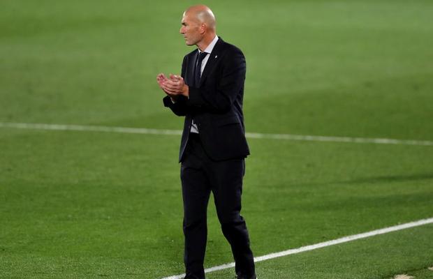 Zinedine Zidane și-a salvat postul cu Barcelona » Francezul, mult peste Jose Mourinho în El Clasico!