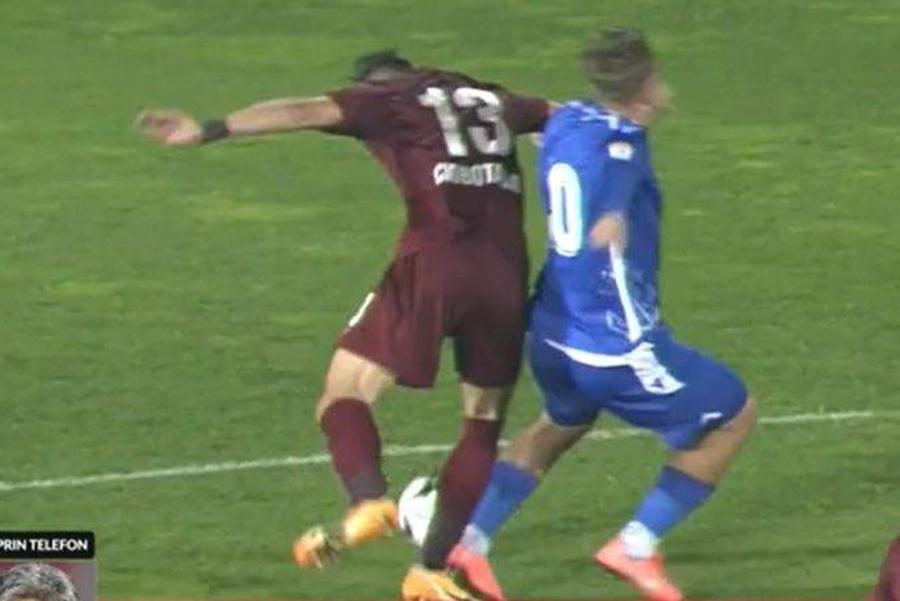 faza reclamată de Ioan Andone // sursă foto: captură Look Sport + FC VOLUNTARI - CFR CLUJ 0-1. A greșit arbitrul în favoarea campioanei? Ioan Andone reclamă un penalty neacordat: „A dat fault în atac!”