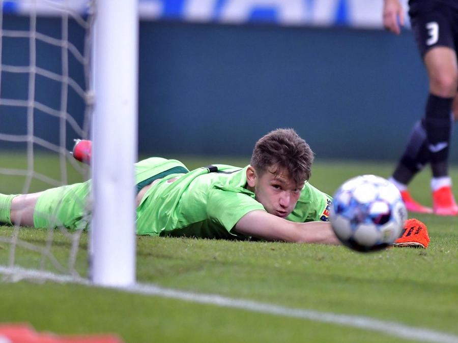 Ștefan Dobre FOTO: sportpictures.eu Ionuț Chirilă, discurs furibund » A pus la zid un jucător de 20 de ani: „E hilar ce a făcut, e momentul să ia o pauză” + cum explică înfrângerea cu UTA
