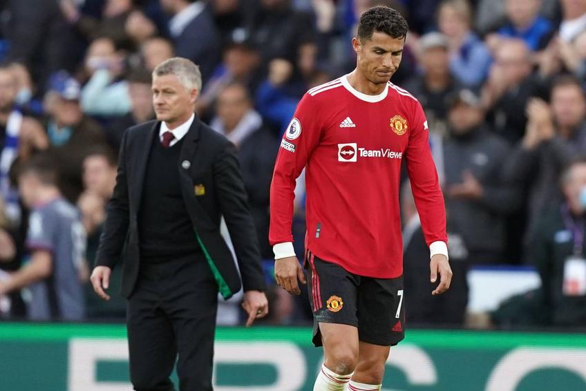 Liverpool a umilit-o pe Manchester United, scor 5-0, în derby-ul etapei #9 din Premier League. Ole Gunnar Solskjaer (48 de ani), antrenorul „diavolilor”, nu mai e dorit de vestiar, iar favorit să-l înlocuiască este italianul Antonio Conte (52).