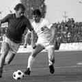 Nicolae Dobrin, în acțiune, împotriva Valenciei, în victoria piteștenilor, 2-1, din '78