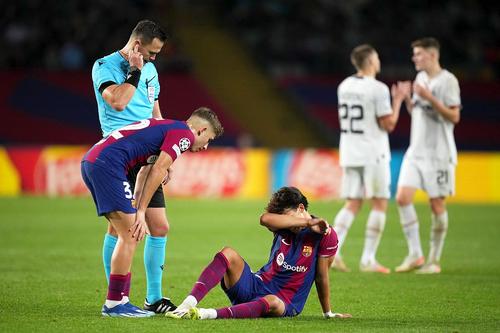 Joao Felix, întins pe gazon în Barcelona - Șahtior // foto: Guliver/gettyimages