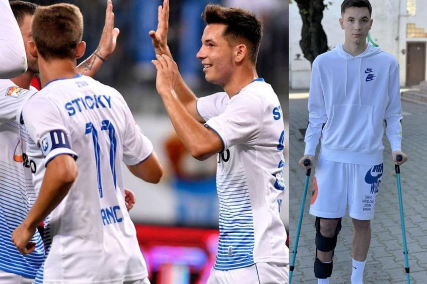 Luis Nițu, în cârje, în dreapta, la câțiva ani după ce marca pentru Craiova la 18 ani