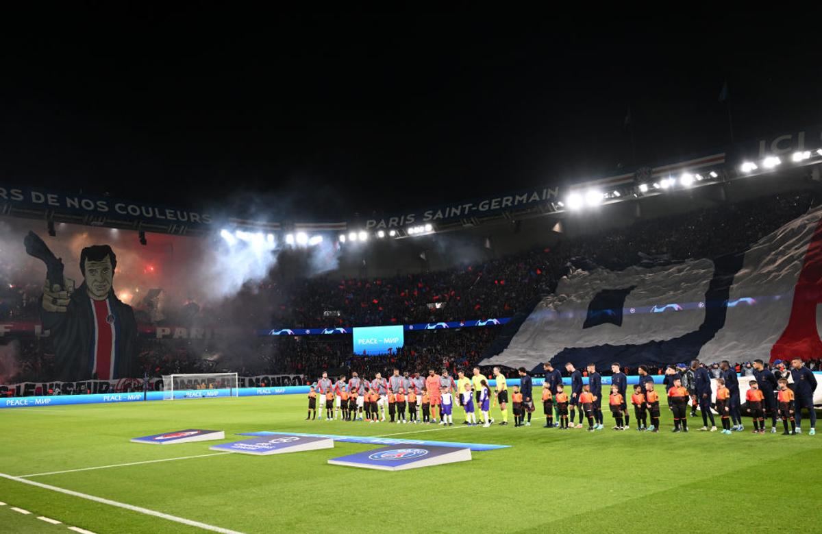 Scenografie impresionantă la PSG - AC Milan: Belmondo a luat la țintă „diavolul milanez”