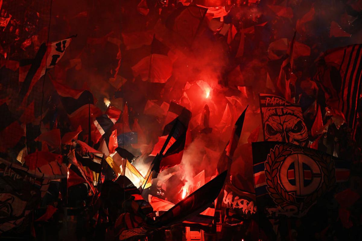 Scenografie impresionantă la PSG - AC Milan: Belmondo a luat la țintă „diavolul milanez”