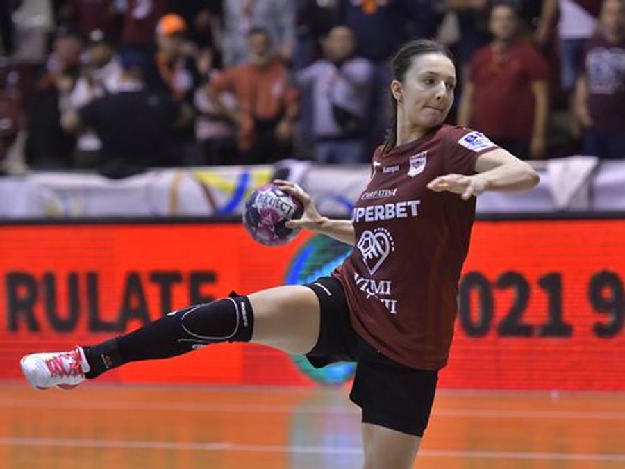 „Inimi vișinii” pe tricoul Rapidului Bogdan Vasiliu, fostul șef al CS Rapid, reținut de DNA » Acuzații incredibile: „A pretins suma de 200.000 de euro”