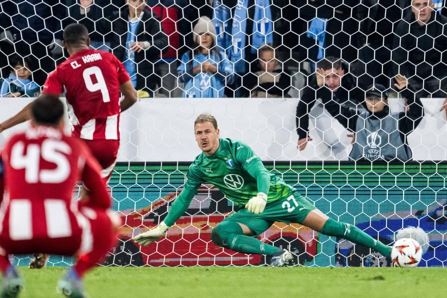 Ayoub El Kaabi a ratat un penalty pentru Olympiacos, dar tot el îș învinsese pe portarul lui Malmo FF, Johan Dahlin / Foto: Imago Supercomputerul Opta a făcut toate calculele: ce șanse are FCSB să meargă mai departe în Europa League, după eșecul cu Rangers