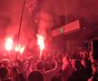 Torțe, fumigene și cântece: spectacol alb-roșu în fața hotelului, înainte de Hermannstadt - Dinamo