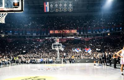 Scene șocante în Euroliga, chiar lângă România » Confruntare violentă între suporteri, după un mesaj politic
