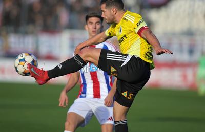 Oțelul - U Cluj, meci cu un final aiuritor! Mari probleme la VAR » Debut perfect pentru Bergodi
