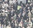 Scene șocante în Euroliga, chiar lângă România » Confruntare violentă între suporteri, după un mesaj politic