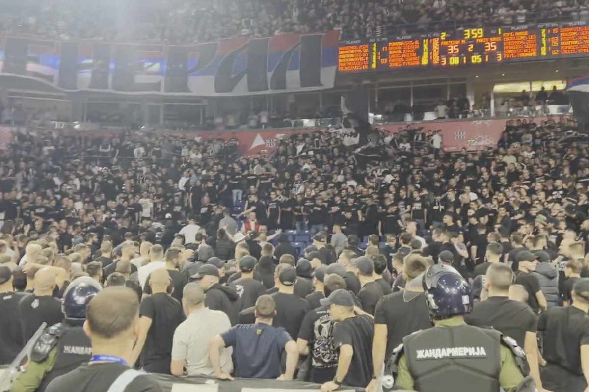 Confruntare violentă între suporterii lui Partizan