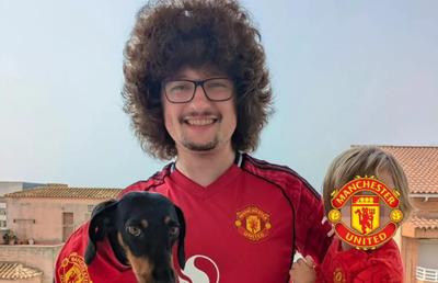 Noua provocare a lui Manchester United: să tundă fanul viral » „Încă trei victorii și iau foarfeca!”
