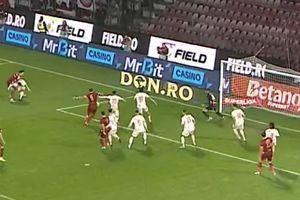 CFR Cluj - Dinamo, Șumudică iese în calea liderului! » Cartonaș galben în secunda 30