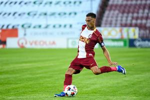 CFR Cluj - Dinamo, Șumudică iese în calea liderului! » Cartonaș galben în secunda 30