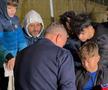 Laurențiu Reghecampf, autografe și poze cu fanii după derby-ul cu Rapid