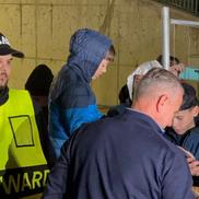 Laurențiu Reghecampf, autografe și poze cu fanii după derby-ul cu Rapid
