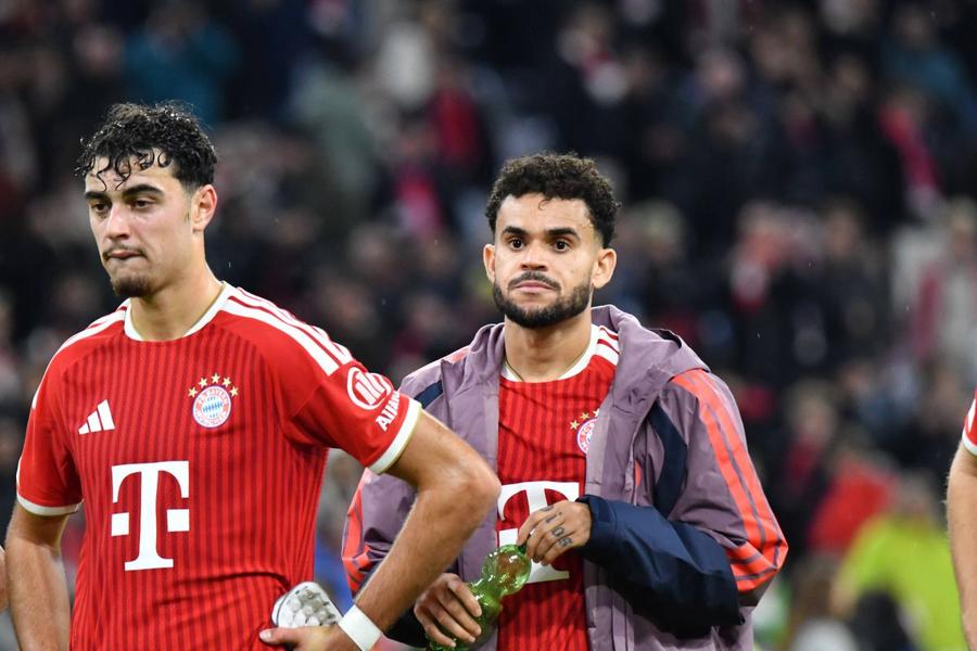 Aleksandar Pavlovic și Luis Diaz, doi dintre absenții lui Bayern la Freiburg / Foto: Imago După Kompany, potopul! » Fără jumătate de echipă la Freiburg