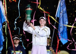 Elena Rybakina își păstrează titlul în turneul WTA 500 de la Ningbo, după o finală dominatoare cu fosta finalistă de la US Open