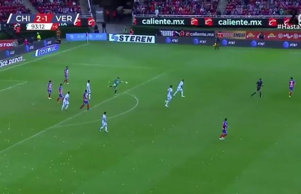 Guadalajara - Veracruz 3-1 // VIDEO Poate fi cel mai spectaculos gol al anului! Reușită dintr-o poartă în cealaltă a unui goalkeeper