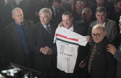 FOTO Ivan Patzaichin, emoționat până la lacrimi de surpriza asociației care îi poartă numele » Fostul mare sportiv împlinește mâine 70 de ani