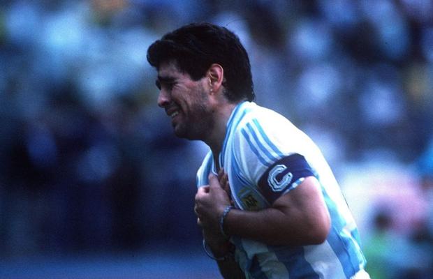 Insuportabilul Diego Maradona » Cătălin Tolontan, despre moartea unui geniu „care a adus jocului o bucurie de neîndurat pentru ochii noștri”