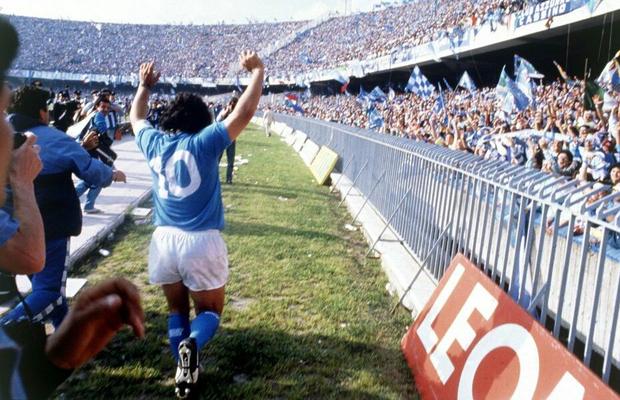 Napoli, decizie istorică după moartea lui Diego Maradona: „Trecem de la numele unui sfânt la numele unui zeu”