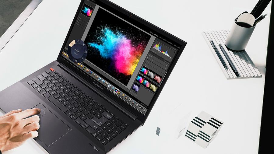 Creatorii de conținut mereu în mișcare au acum un companion de încredere în ASUS Vivobook Pro 14X OLED