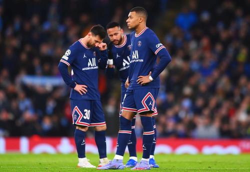 Rio Ferdinand (43 de ani), Thierry Henry (44 de ani) și Jamie Carragher (43 de ani) o exclud pe PSG din lupta pentru trofeul Ligii Campionilor.