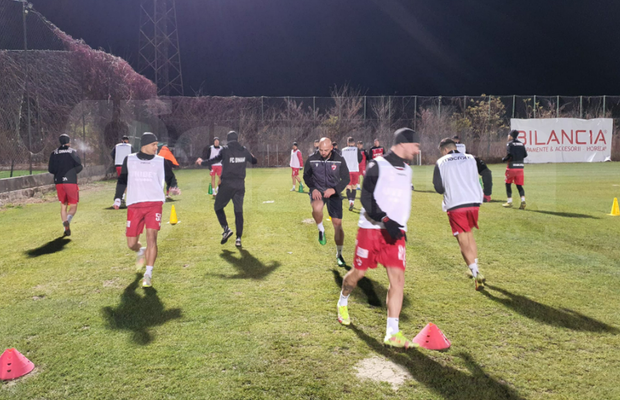 Surpriză la antrenamentul lui Dinamo » Cine i-a luat în primire pe „câini”