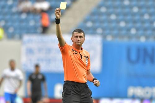 Emil Săndoi (56 de ani), antrenorul celor de la Chindia Târgoviște, e mirat de faptul că Andrei Chivulete și Sebastian Gheorghe au primit delegări la meciuri din Liga Campionilor, la câteva zile după erorile grave din Chindia - Rapid, scor 2-2.