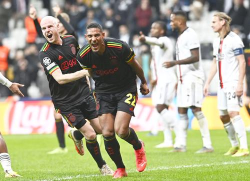 Sebastien Haller (dreapta), atacantul ivorian al lui Ajax Amsterdam, e cel mai prolific jucător în Champions League, foto: Imago