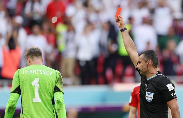 Primul cartonaș roșu de la Campionatul Mondial: fault violent în Țara Galilor - Iran!