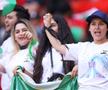 Suporterii Iranianului au oferit momente emoționante la startul meciului cu Țara Galilor de la Campionatul Mondial / Sursă foto: Guliver/Getty Images