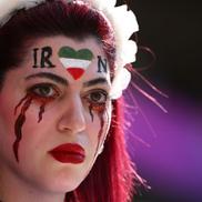Suporterii Iranianului au oferit momente emoționante la startul meciului cu Țara Galilor de la Campionatul Mondial / Sursă foto: Guliver/Getty Images
