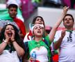 Suporterii Iranianului au oferit momente emoționante la startul meciului cu Țara Galilor de la Campionatul Mondial / Sursă foto: Guliver/Getty Images