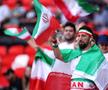 Suporterii Iranianului au oferit momente emoționante la startul meciului cu Țara Galilor de la Campionatul Mondial / Sursă foto: Guliver/Getty Images