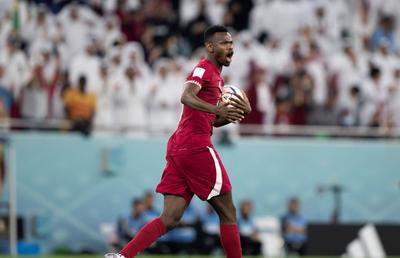 Autorul primului gol din istoria Qatarului la Campionatul Mondial a fost antrenat de un tehnician român