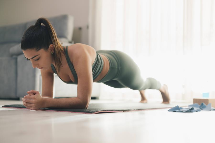 Planking-ul este unul dintre cele mai eficiente exerciții fizice De ce e bine să facem mișcare. Ce legătură există între exercițiile fizice și depresie, diabet și cancer
