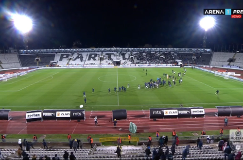 Partizan Belgrad, liderul primei ligi din Serbia, a pierdut categoric meciul disputat pe teren propriu contra lui TSC (Backa Topola), scor 0-4, în runda cu numărul 16 a primei ligi.