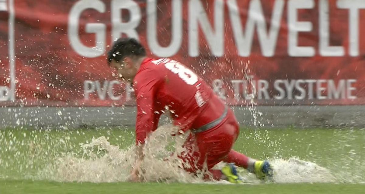 Haz de necaz în Liga 2: „Bine că nu s-au înecat” » Meci jucat în condiții imposibile