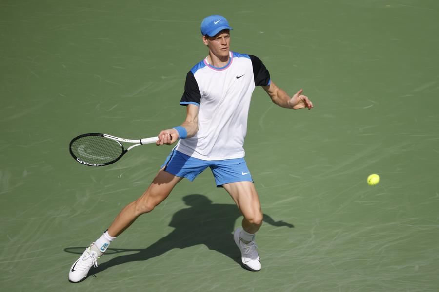 Jannik Sinner la Indian Wells în meciul cu Jan-Lennart Struff FOTO Imago Images Jannik Sinner și un an care-l plasează lângă Roger Federer, Rafael Nadal și Novak Djokovic